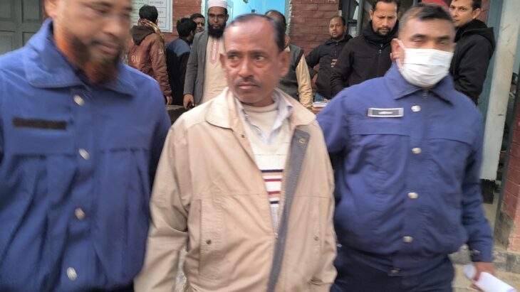 ঠাকুরগাঁওয়ে জাল দলিল চক্রের সদস্য গ্রেফতার।