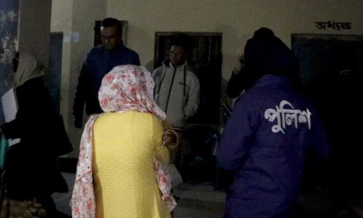 পঞ্চগড়ে প্রাথমিক সহকারী শিক্ষক নিয়োগ পরীক্ষায় ইলেকট্রনিক ডিভাইসসহ পরীক্ষার্থী আটক।