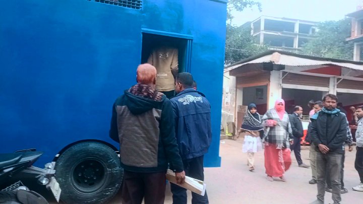 ঠাকুরগাঁও পীরগঞ্জে বাসর রাতে কনে বদলে কারাগারে বর।