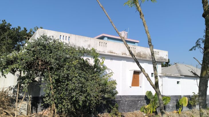 ঠাকুরগাঁও রাণীশংকৈলে পিআইও অফিসের দিন মুজুর হুসেইন গড়েছেন অঢেল সম্পদ,আলিশানবাড়ী।