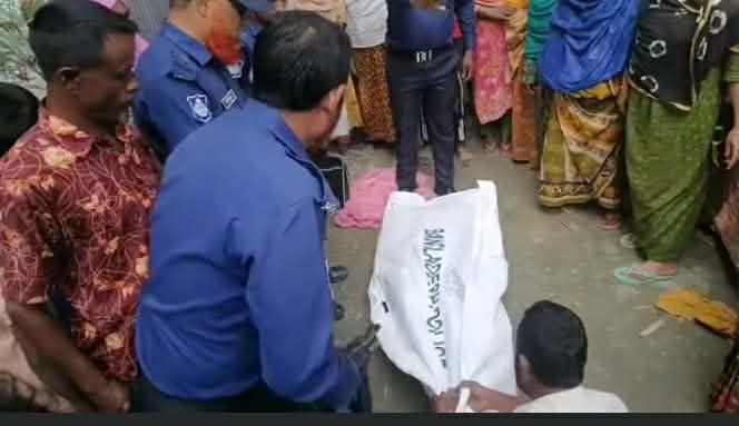 কুড়িগ্রামের রাজারহাটে গলায় ফাঁস দিয়ে এক গৃহবধু আত্মহত্যা।