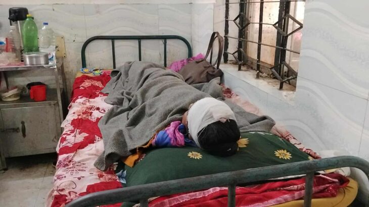 গাইবান্ধায় জমি জমা কেন্দ্র করে কোদালের আঘাতে আহত ২জন।