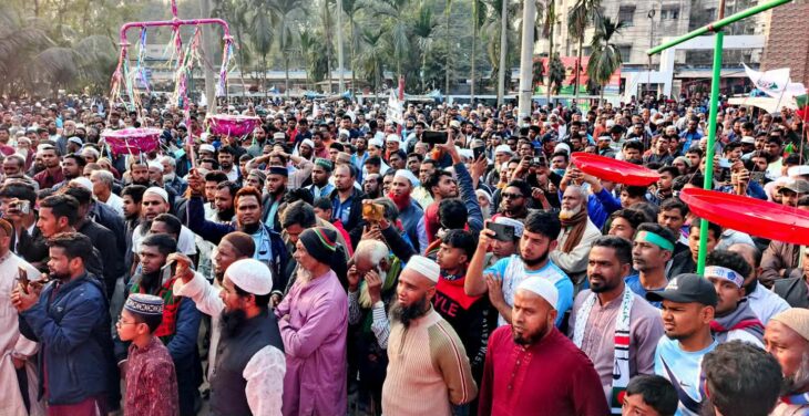 নিজ কর্মীই নিরাপদ নয়, তাদের হাতে দেশ নিরাপদ? দিনাজপুরে জনসভায় জামাতের নেতারা।