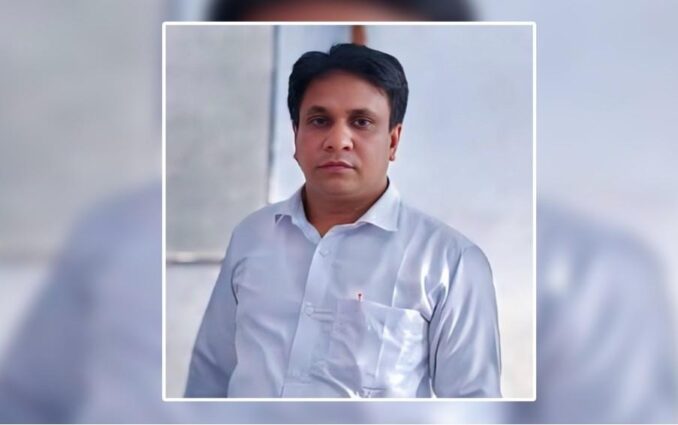 নওগাঁয় স্কুল শিক্ষকের বিরুদ্ধে একাধিক নারীর সঙ্গে প্রতারণা ও অনৈতিক সম্পর্কের অভিযোগ।