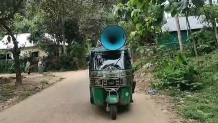 পঞ্চগড়ে পুশইন ও অবৈধ অনুপ্রবেশ ঠেকাতে সীমান্তে বিজিবির সতর্কতামূলক মাইকিং।