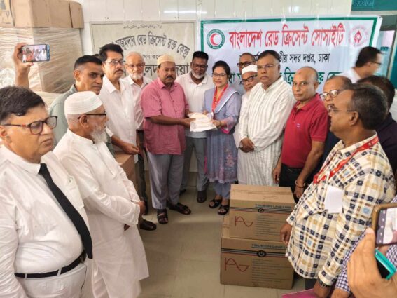 দিনাজপুরে তৈয়বা মজুমদার রক্ত কেন্দ্রে অত্যাধুনিক মেশিনারিজ হস্তান্তর।