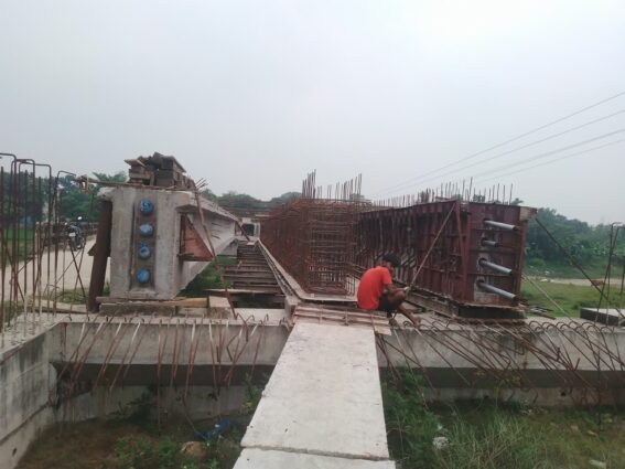 দিনাজপুরের পার্বতীপুরে উন্নয়নে পাল্টে যাচ্ছে যোগাযোগ ব্যবস্থা।