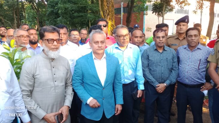 দিনাজপুরের পার্বতীপুর কেলোকা পরিদর্শন করেন রেলমন্ত্রী ও প্রতিমন্ত্রী।