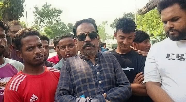 পঞ্চগড়ের শিক্ষার্থীকে জিপিএ-৫ ও বিয়ের প্রলোভনে শারীরিক সম্পর্ক করে শিক্ষক পলাতক
